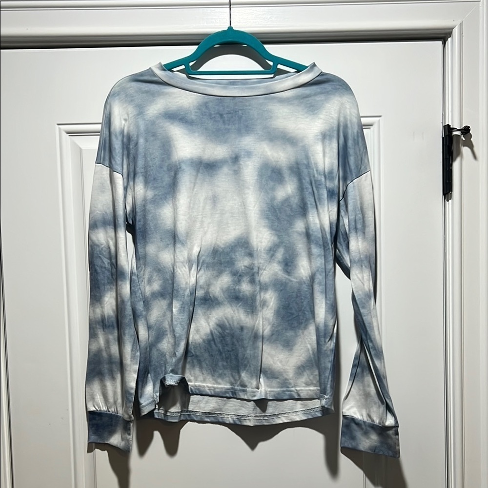 Blue and White Tie-Dye Long Sleeve Shirt Size M